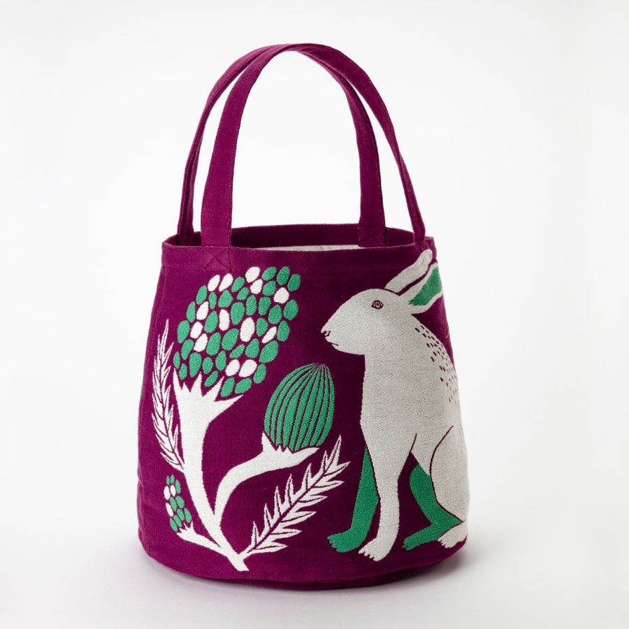 「平原の花のウサギたち」のバッグ